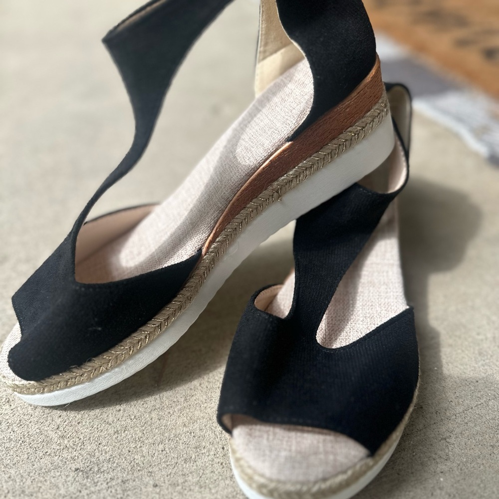 SHEIN new sandals never worn size 10